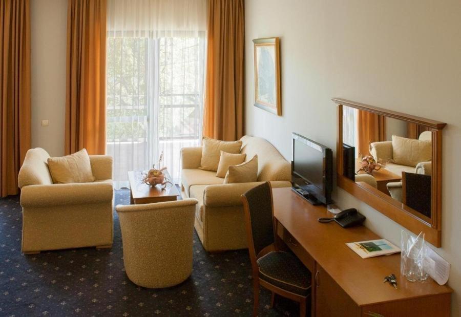 Hotel Panorama Veliko Tărnovo Exteriör bild
