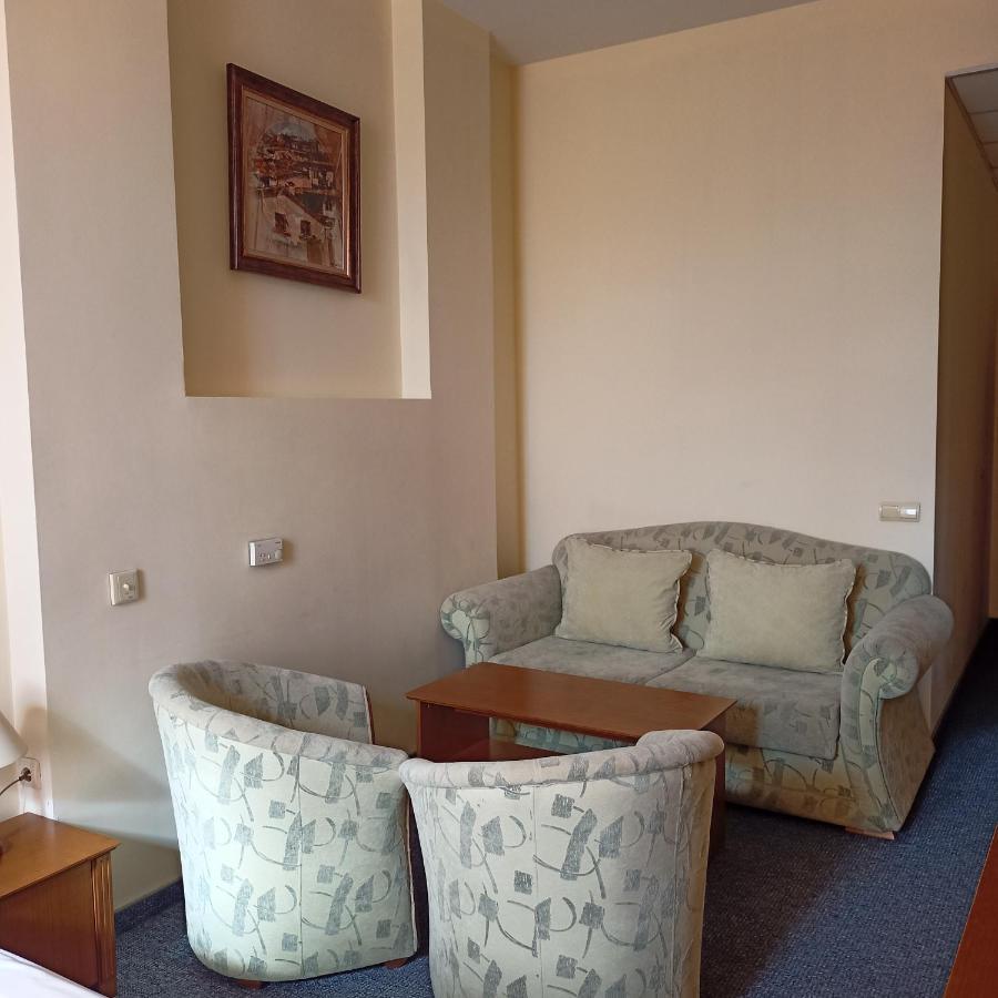 Hotel Panorama Veliko Tărnovo Exteriör bild
